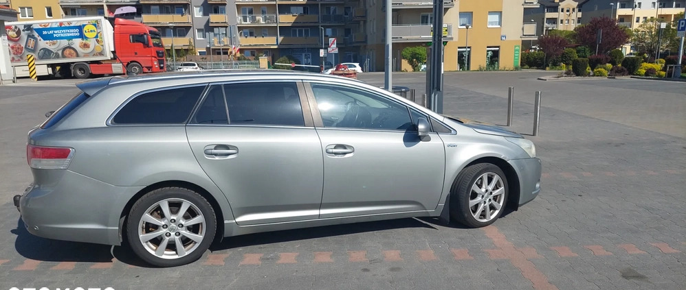 Toyota Avensis cena 22000 przebieg: 394369, rok produkcji 2009 z Reda małe 106